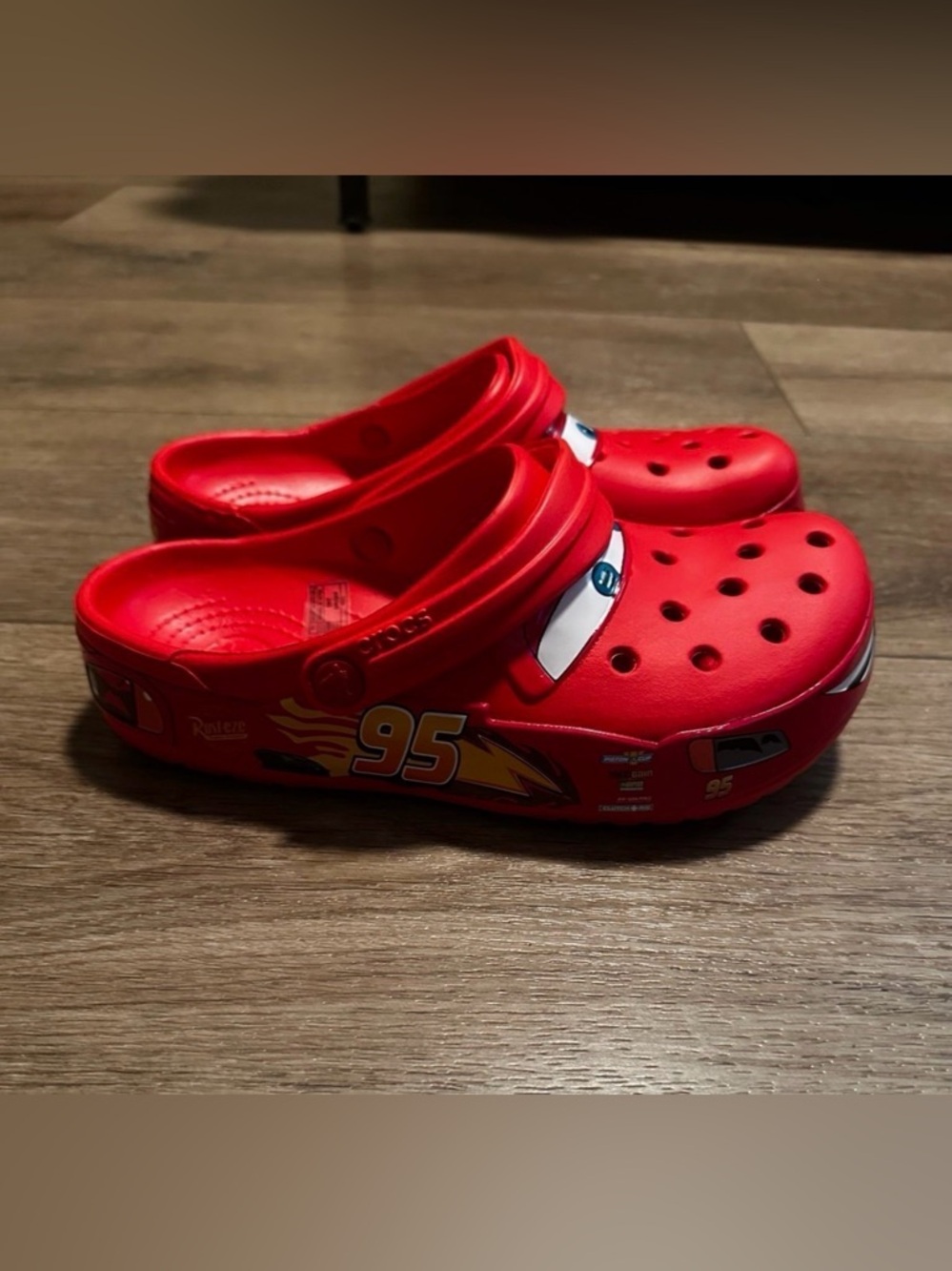 Cars x Crocs Classic Clog 'Lightning McQueen' - Picture 5 of 5
